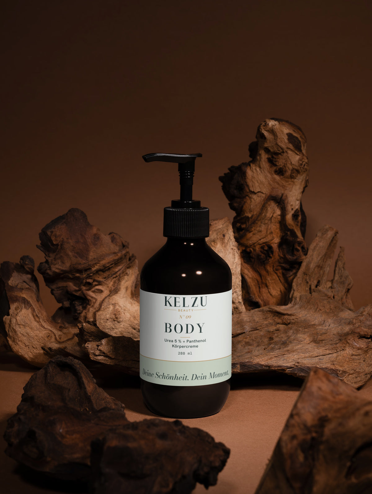 N°09 BODY – Urea 5 % + Panthenol Körpercreme 280 ml – Naturholz